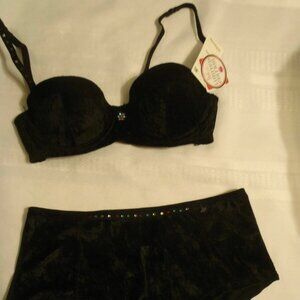 FLIRTITUDE 32B or 32A Le Velvet Bra 2337 Choice Size 5 Glam Panty NWT Black